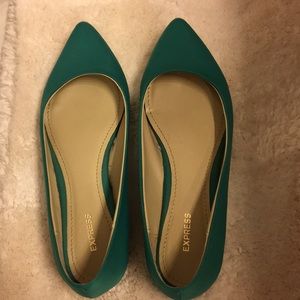 Green express flat size 6